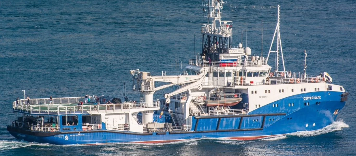 Ρωσικό στρατιωτικό ρυμουλκό πέρασε από τα Δαρδανέλια και έπλευσε προς τη θάλασσα του Μαρμαρά